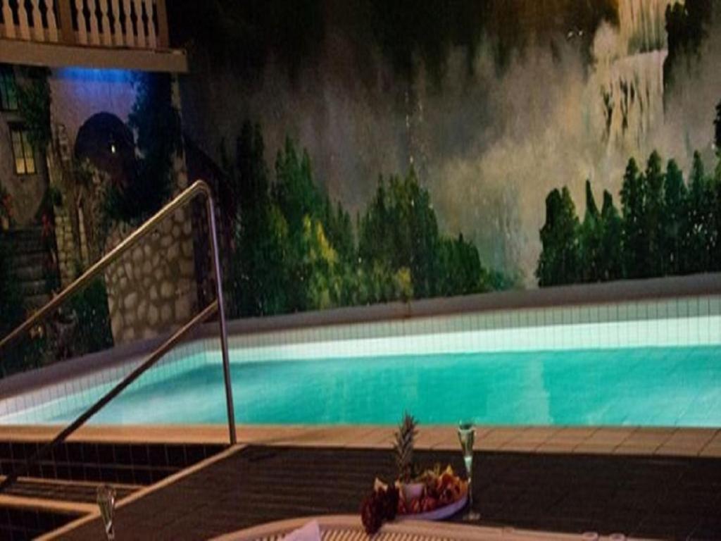 Bazén v ubytování Hotell Ronja nebo v jeho okolí