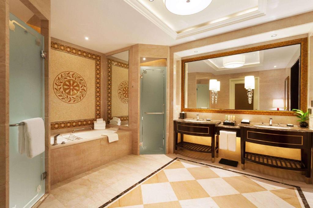 Koupelna v ubytování Wyndham Grand Xi'an Residence