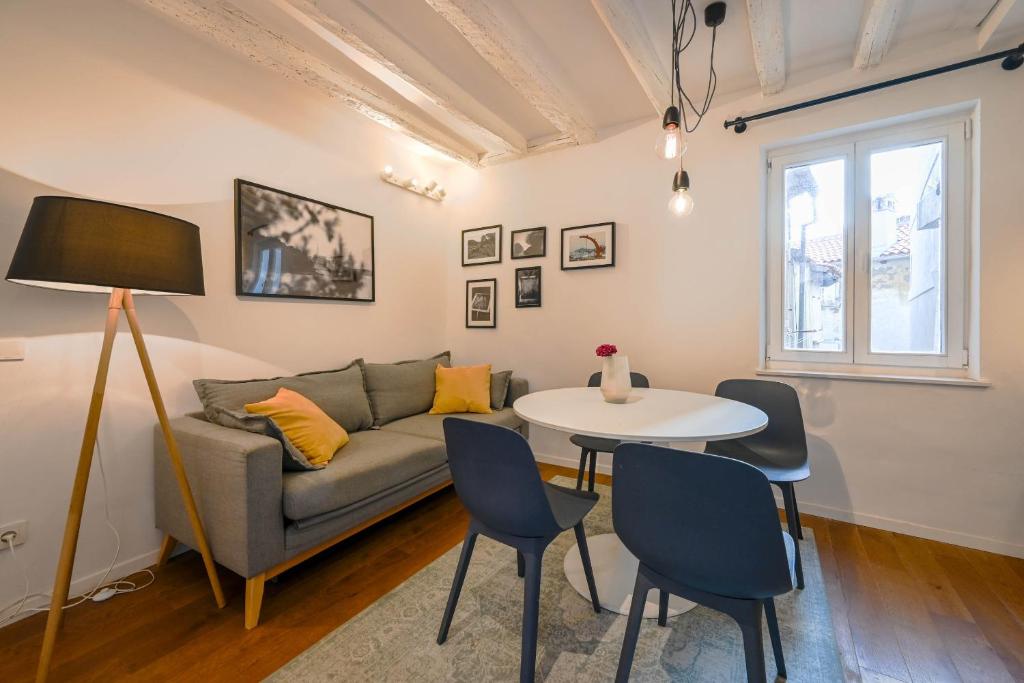 Charming apartment Grisia 7