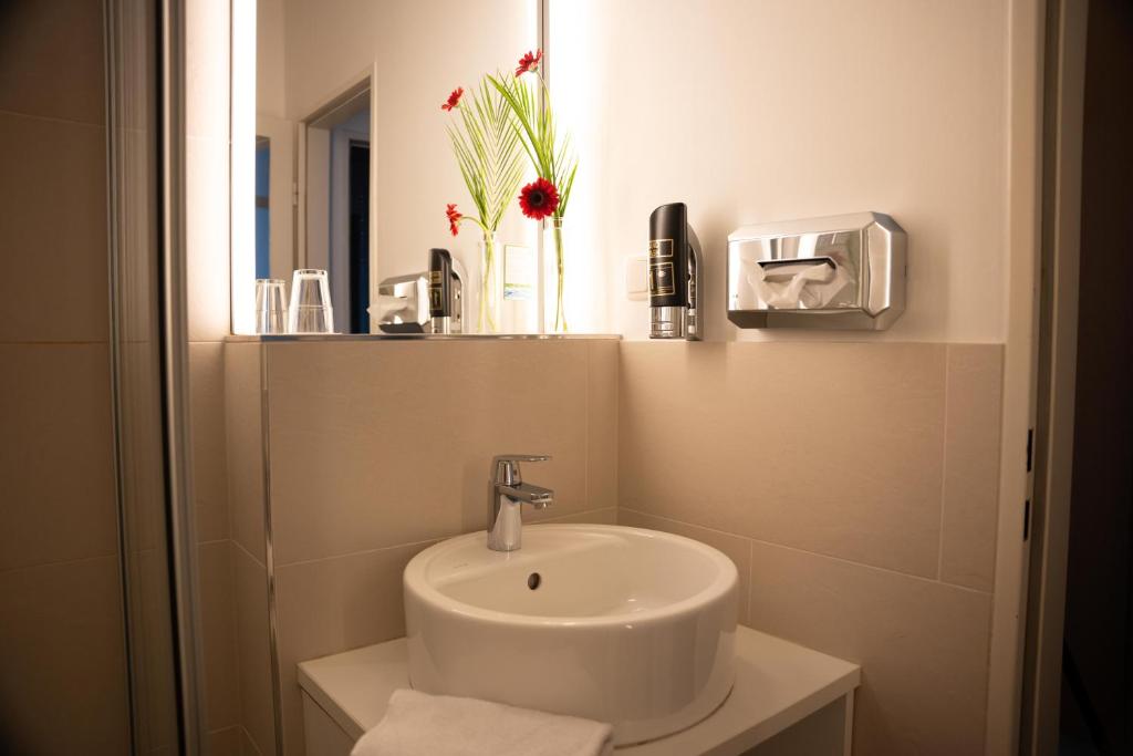 Hotel Medo Köln - Resim 10