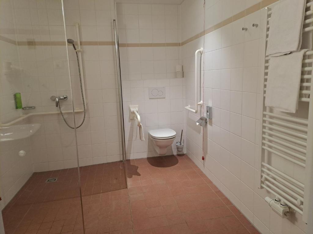 Kopalnica v nastanitvi JUFA Hotel Stubenbergsee