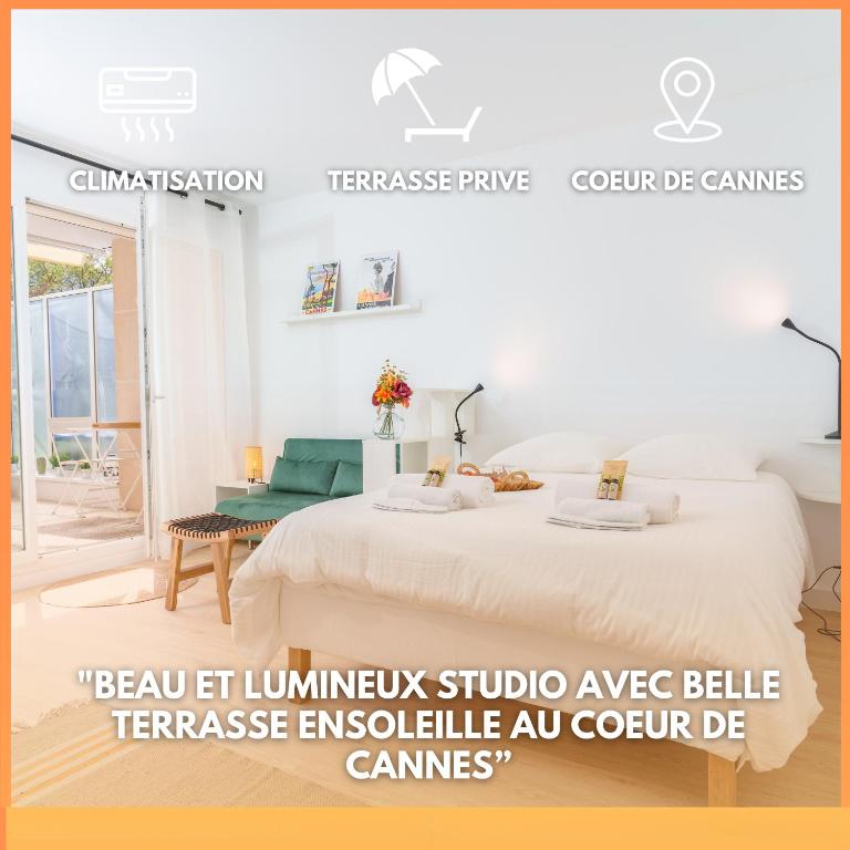 - un lit à baldaquin dans l'établissement Le Bristol By ApiRent #Climatisation #Terrasse #Central, à Cannes