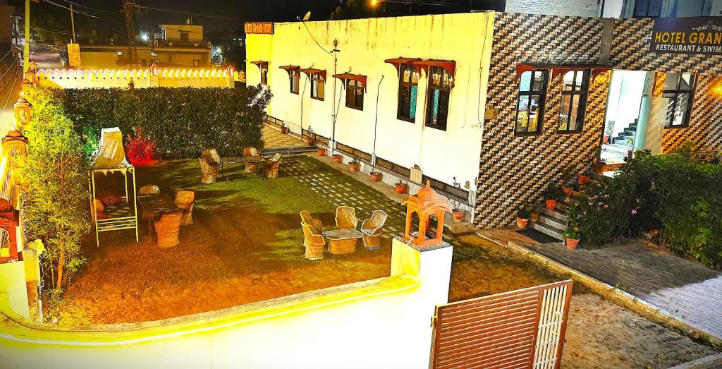 Zahrada ubytování Hotel Grand Vijay