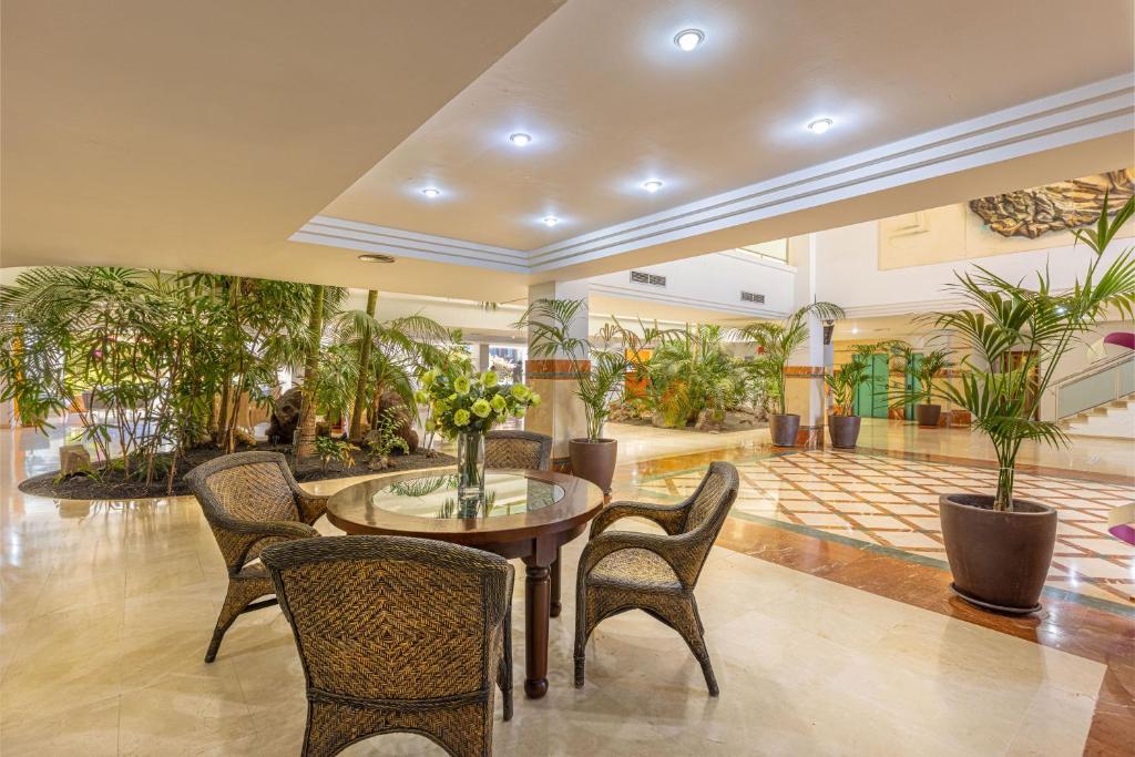 Posezení v ubytování IFA Altamarena by Lopesan Hotels