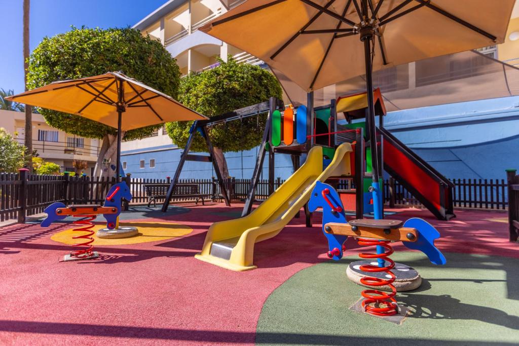 Herní místnost nebo prostor pro děti v ubytování IFA Altamarena by Lopesan Hotels