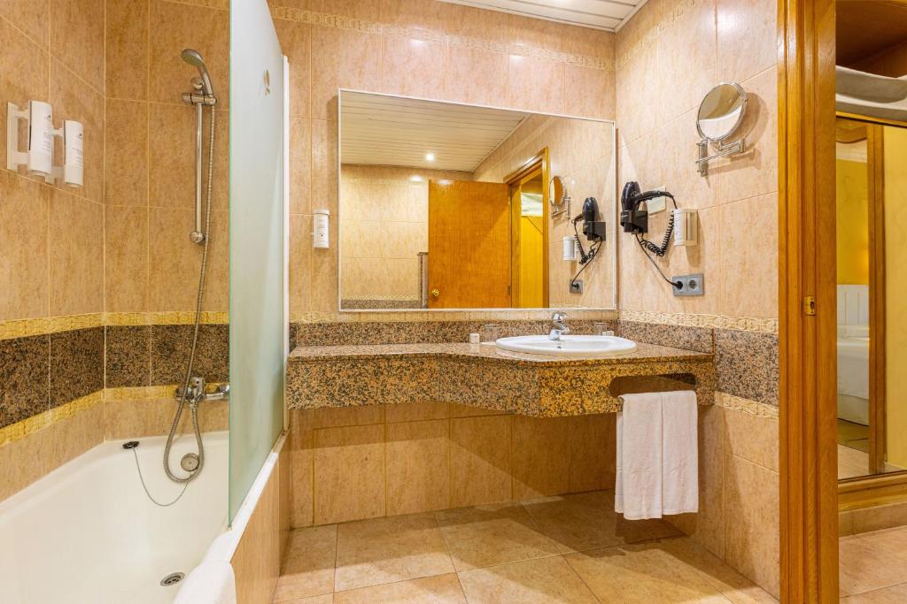 Koupelna v ubytování IFA Altamarena by Lopesan Hotels