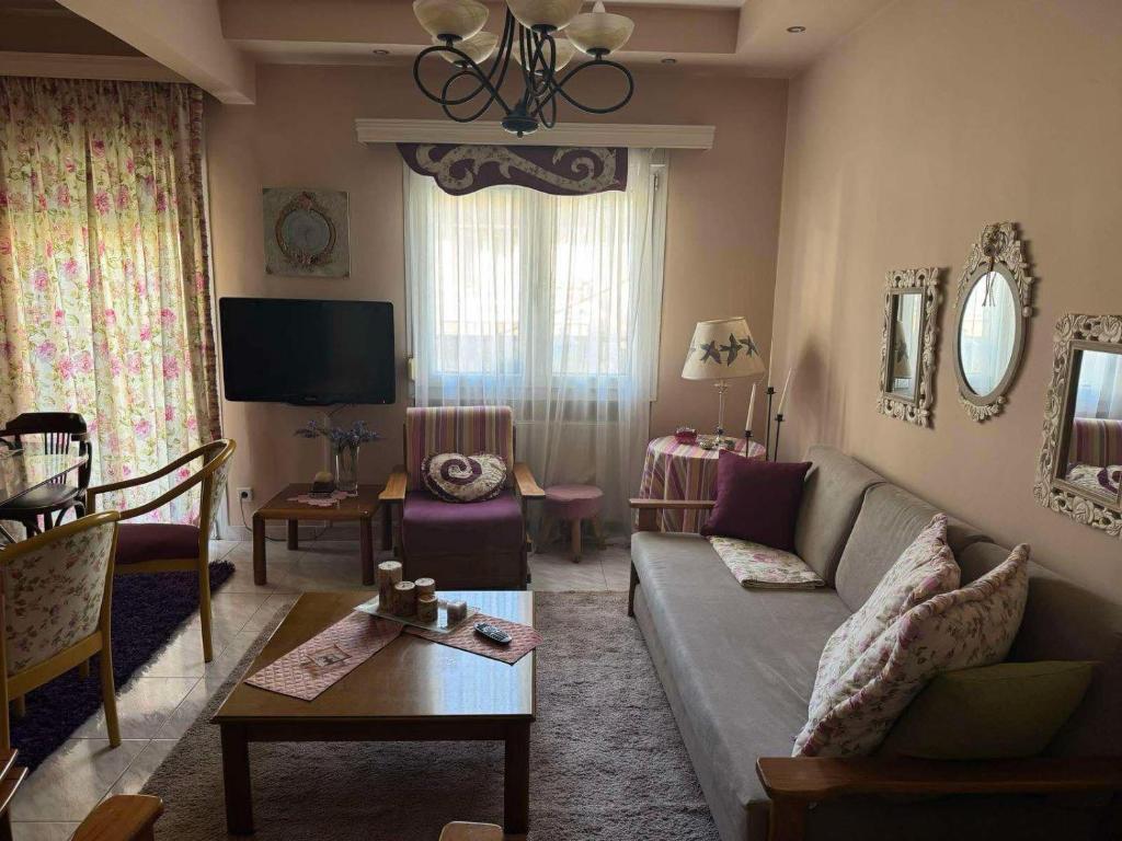Μια τηλεόραση ή/και κέντρο ψυχαγωγίας στο Cozy Naoussa