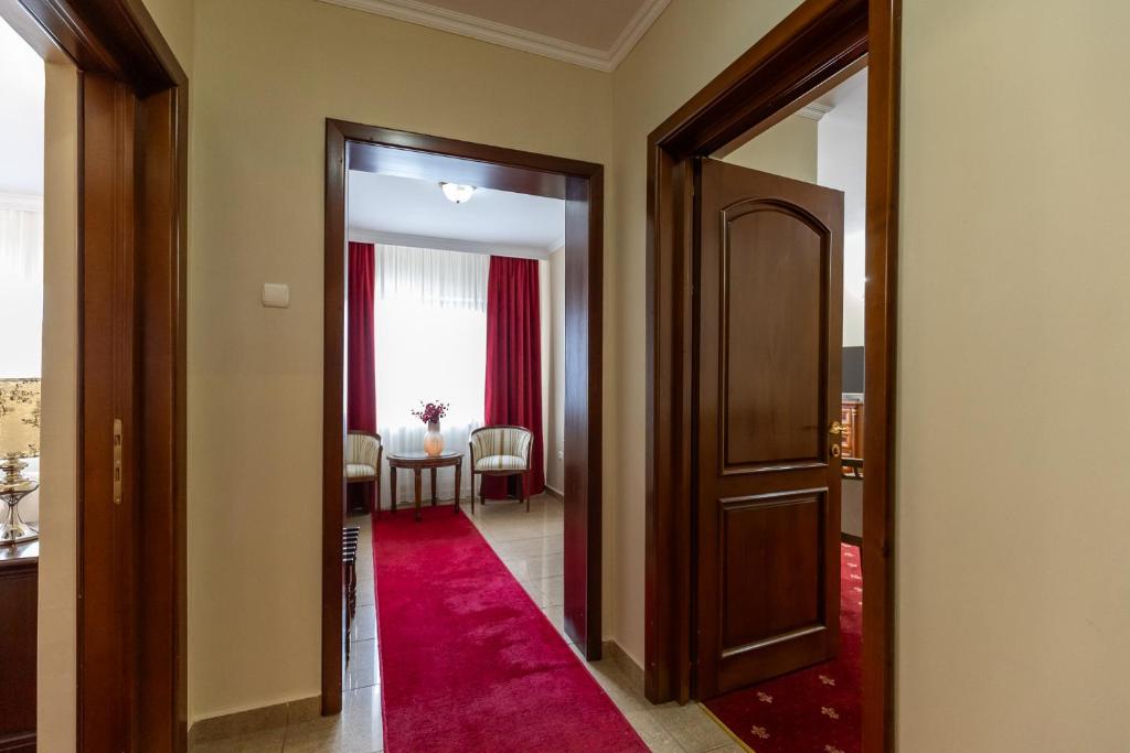 Hotel Capitol - Resim 36