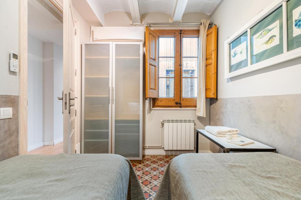 Fuster Apartments by Aspasios - 11