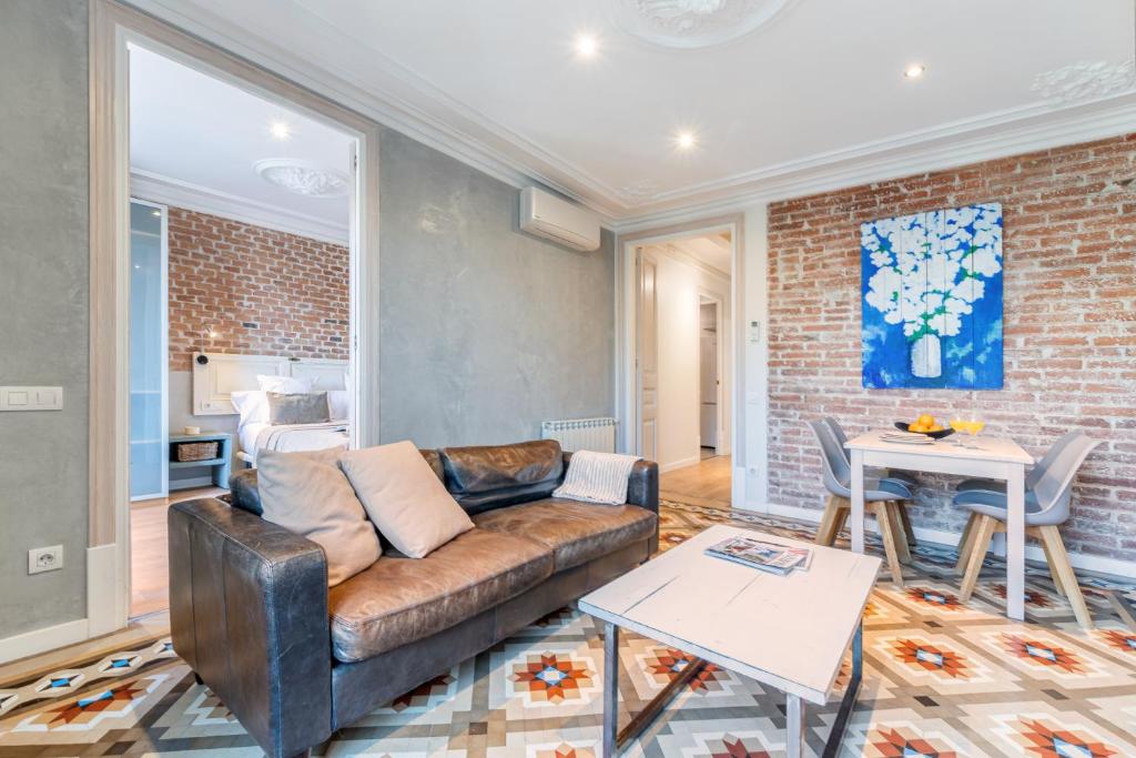 Fuster Apartments by Aspasios - 2