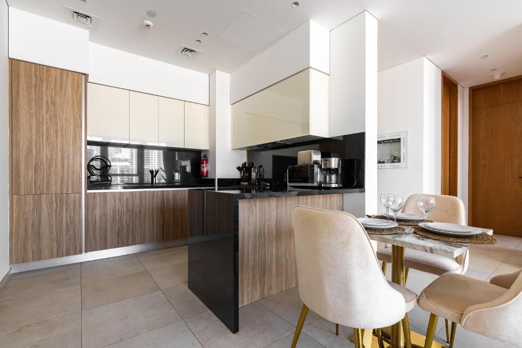 Kuchyň nebo kuchyňský kout v ubytování Modern 1Br in the Heart of Dubai by SIMPLY COMFORT
