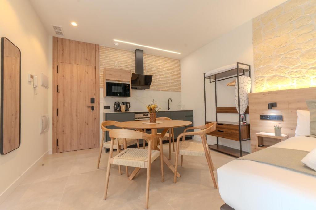 Apartamentos La Basílica by BeAlicante - Resim 8