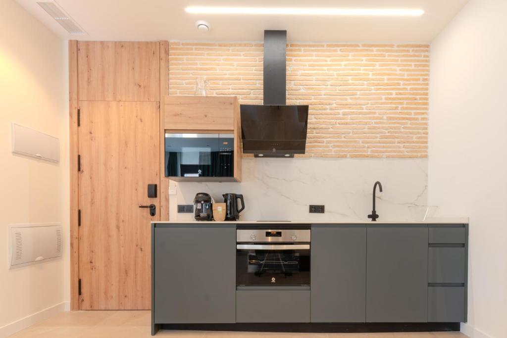 Apartamentos La Basílica by BeAlicante - Resim 13