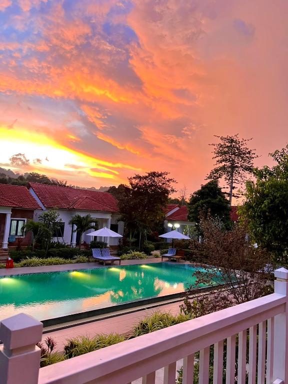 Hồ bơi trong/gần Rainforest Resort Phu Quoc