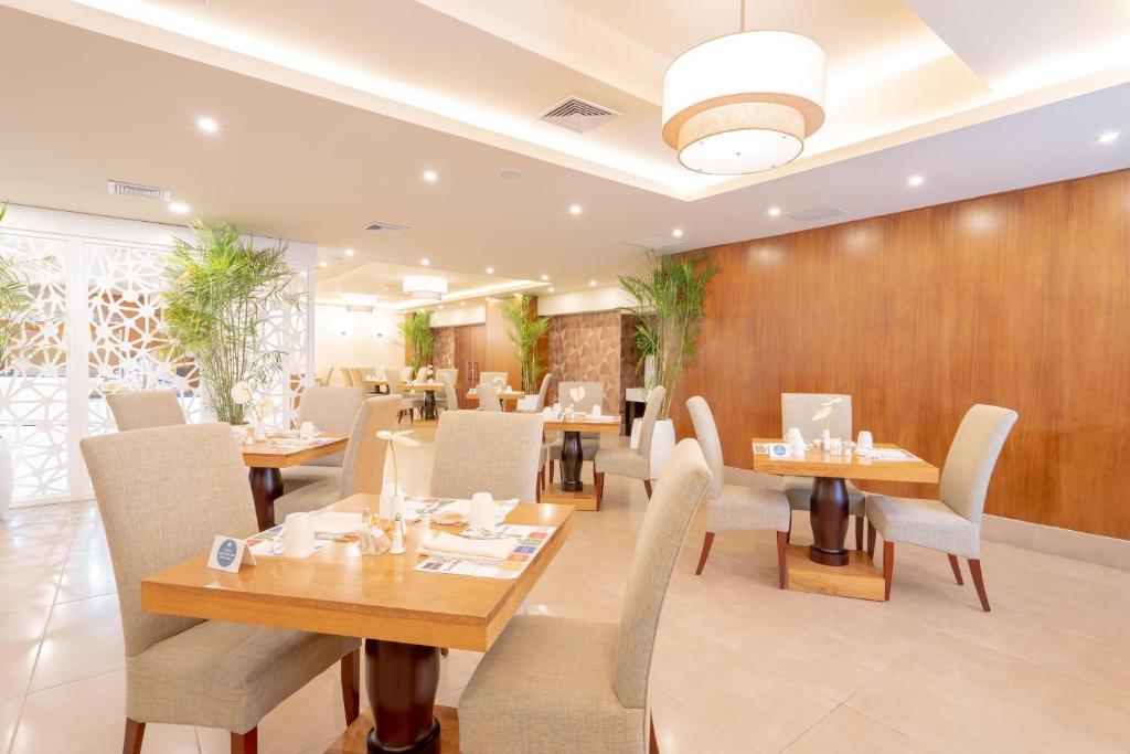Restaurace v ubytování Hodelpa Gran Almirante
