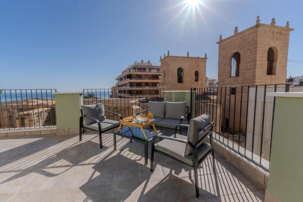 Apartamentos La Basílica by BeAlicante - Resim 25