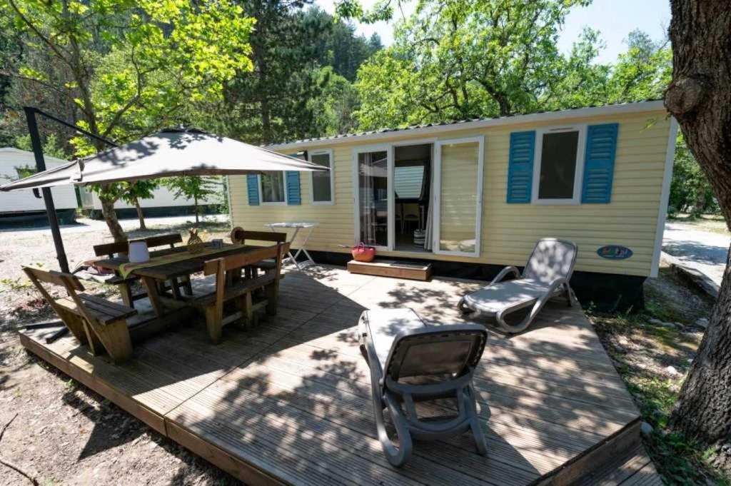 Photo de la galerie de l'établissement Camping 4 étoiles - Piscine - ccaific, à Die