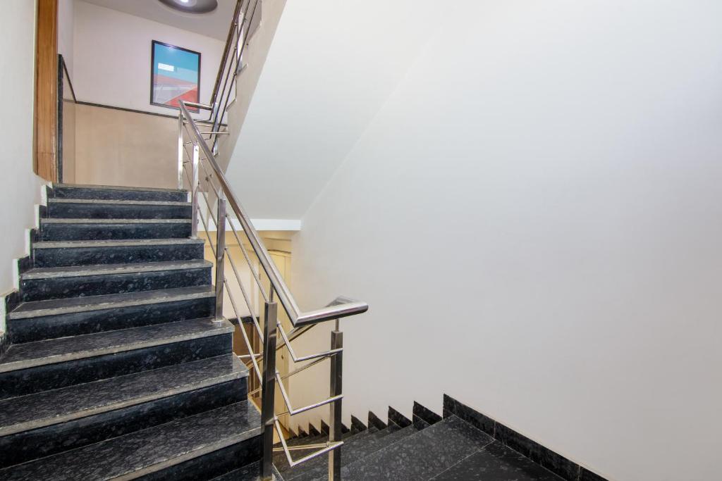 Fotografie z fotogalerie ubytování Hotel Lohmod at National Highway 8 - Free Airport Transffer v Novém Dillí
