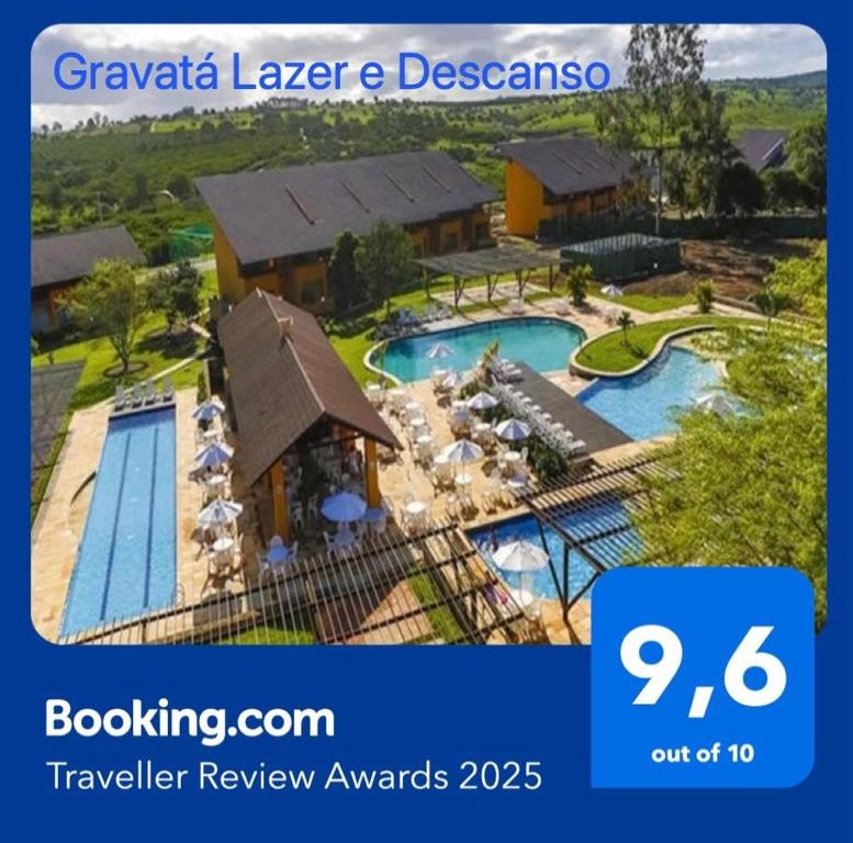 un flyer pour un complexe avec piscine dans l'établissement Winterville Gravatá Lazer e descanso!, à Gravatá