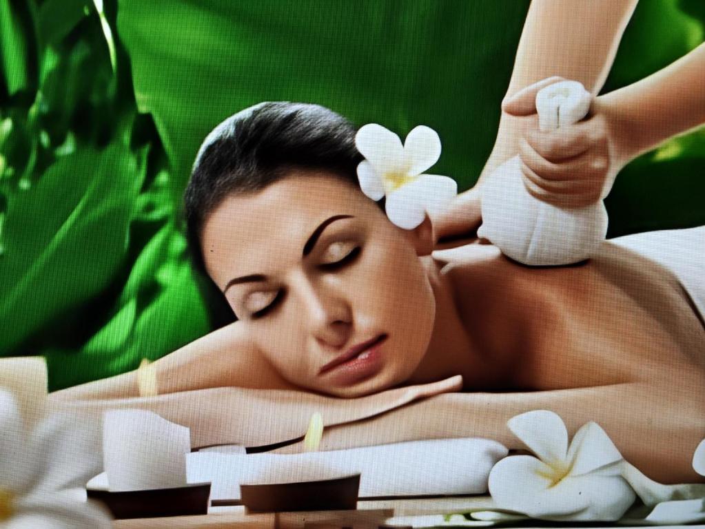 Kúpele alebo wellness v ubytovaní OLIVER SUITES