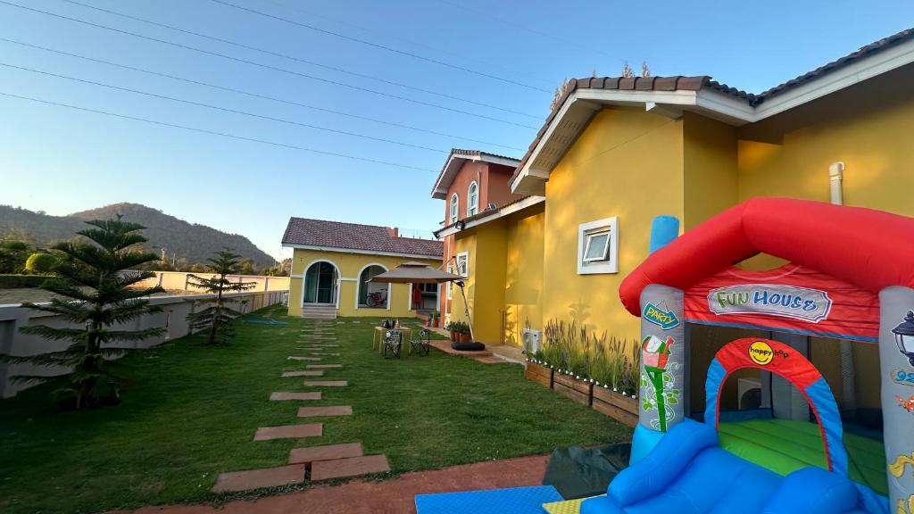 Herní místnost nebo prostor pro děti v ubytování Casa Ricca Pool Villa Khaoyai