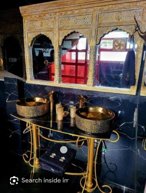 Homestay by the Tea Garden Dibrugarh - King Room With Balcony