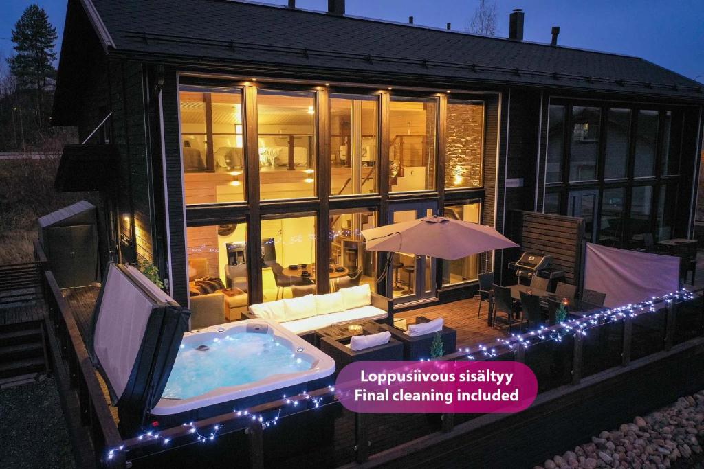 Bazén v ubytování Villa Halla - 8 henkilölle, HimosYkkösen alue, 76m²+36m² nebo v jeho okolí