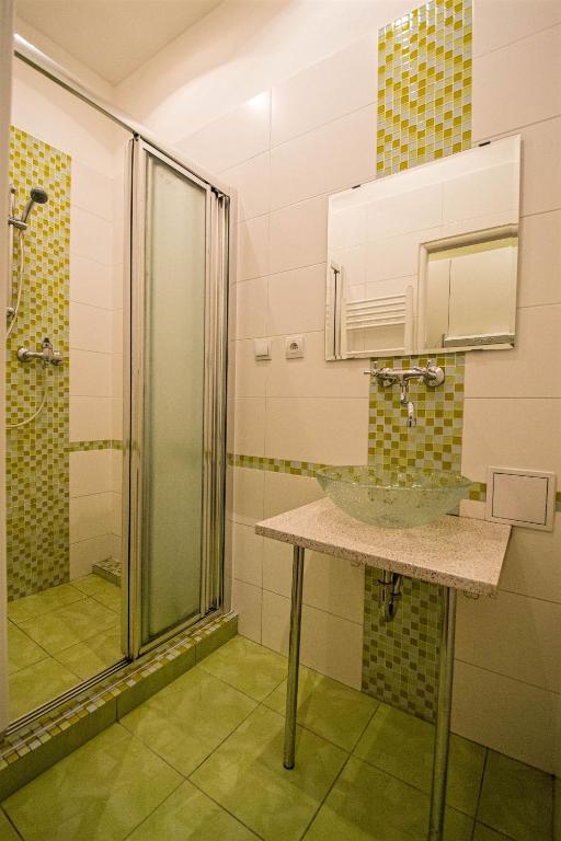 Łazienka w obiekcie Ruterra Apartment Cimburkova