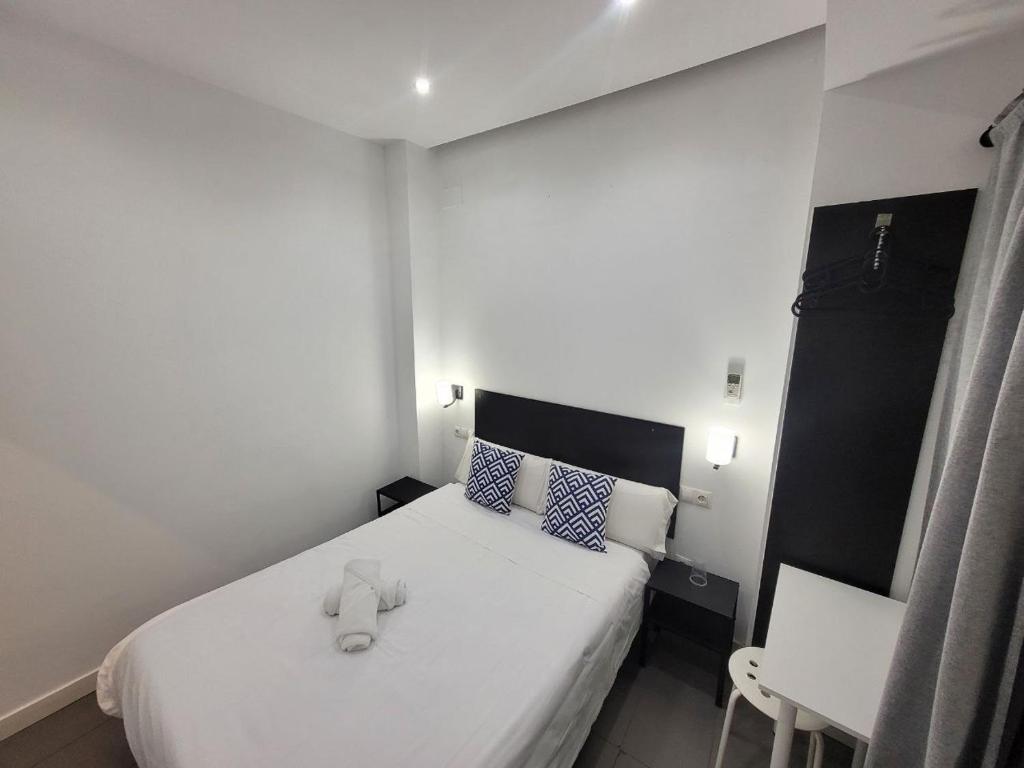 AYZ Frailes - Auto check-in property - Resim 11