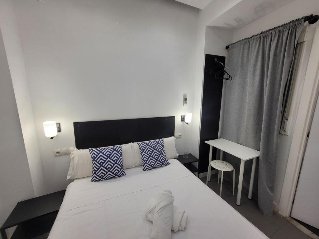 AYZ Frailes - Auto check-in property - Resim 13