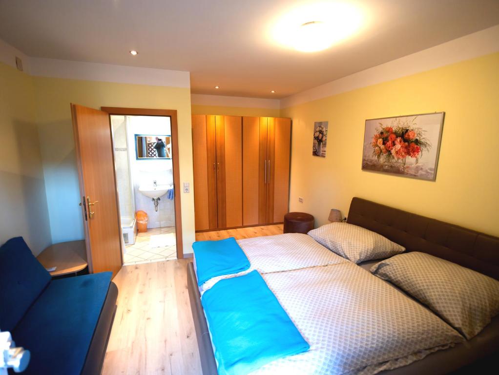 Postel nebo postele na pokoji v ubytování Hotel Alter Telegraf