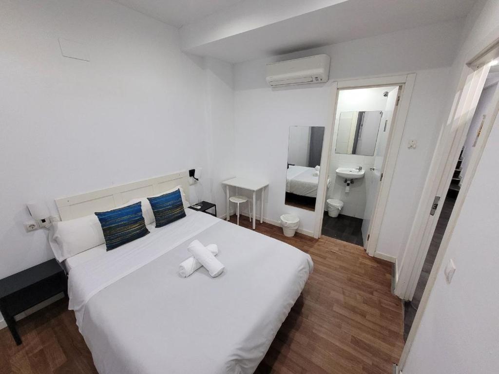 AYZ Frailes - Auto check-in property - Resim 31