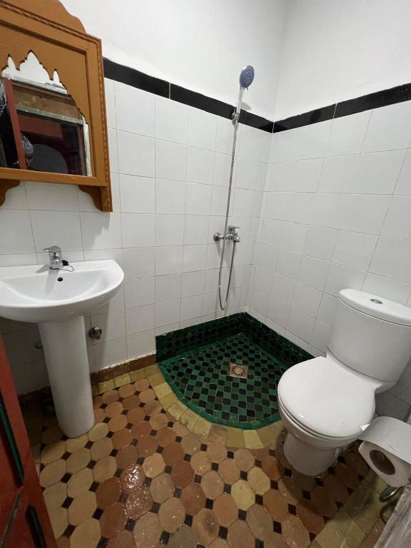 Koupelna v ubytování Dar Moulin