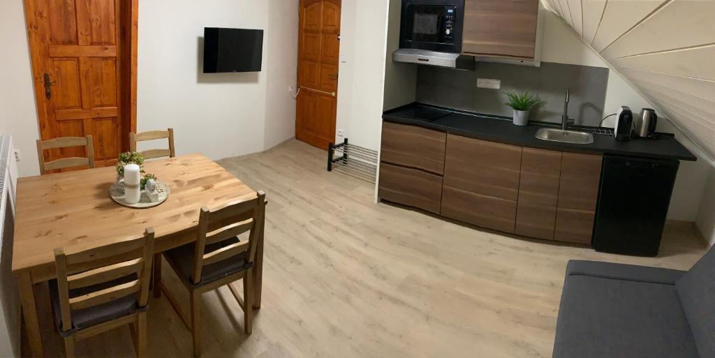 Kuchyň nebo kuchyňský kout v ubytování Apartmany215