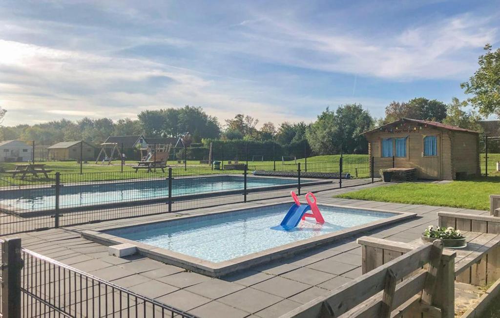 Gallery image of Awesome Stacaravan In Tzummarum in Tzummarum