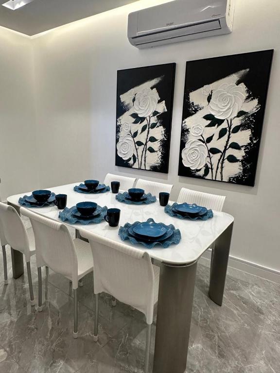 Jamal Royal Apartments - Two-Bedroom Deluxe Apartment