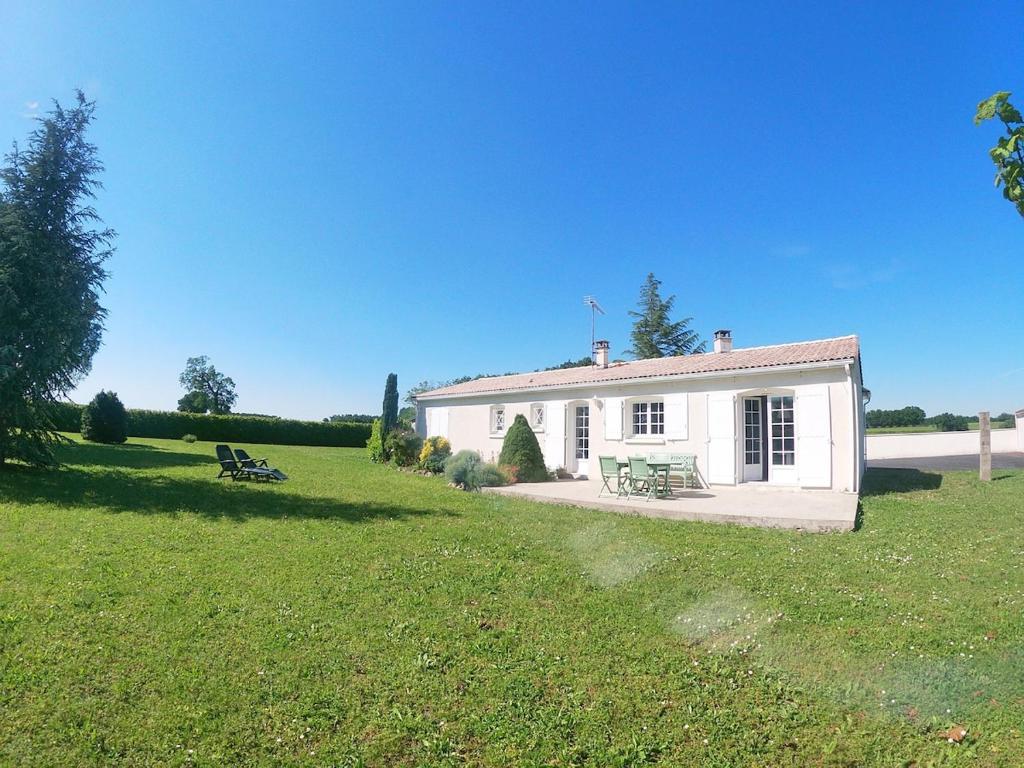 Maison avec grand jardin