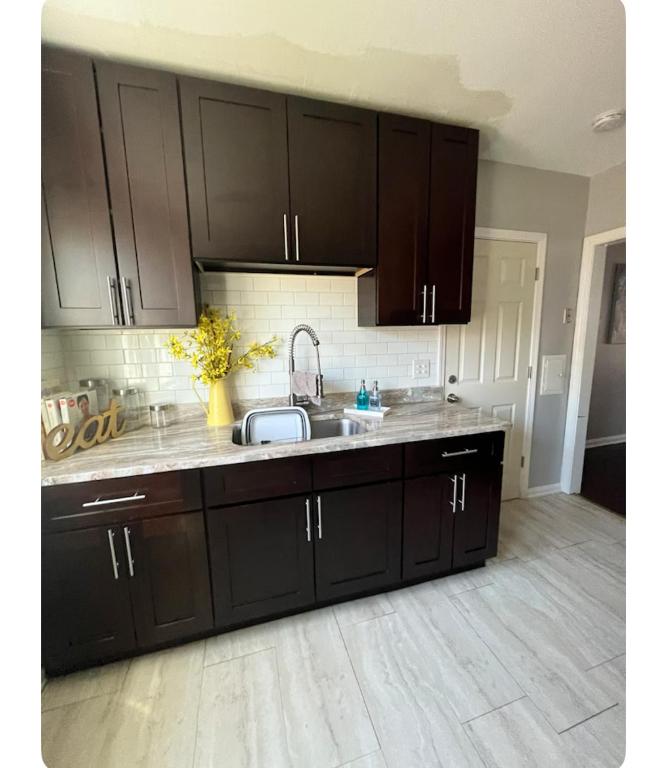 Cozy, 1st floor apartment 2bdrms Plus Semi Private room with Futon Pets with fee Family Friendly Close to Everything photo