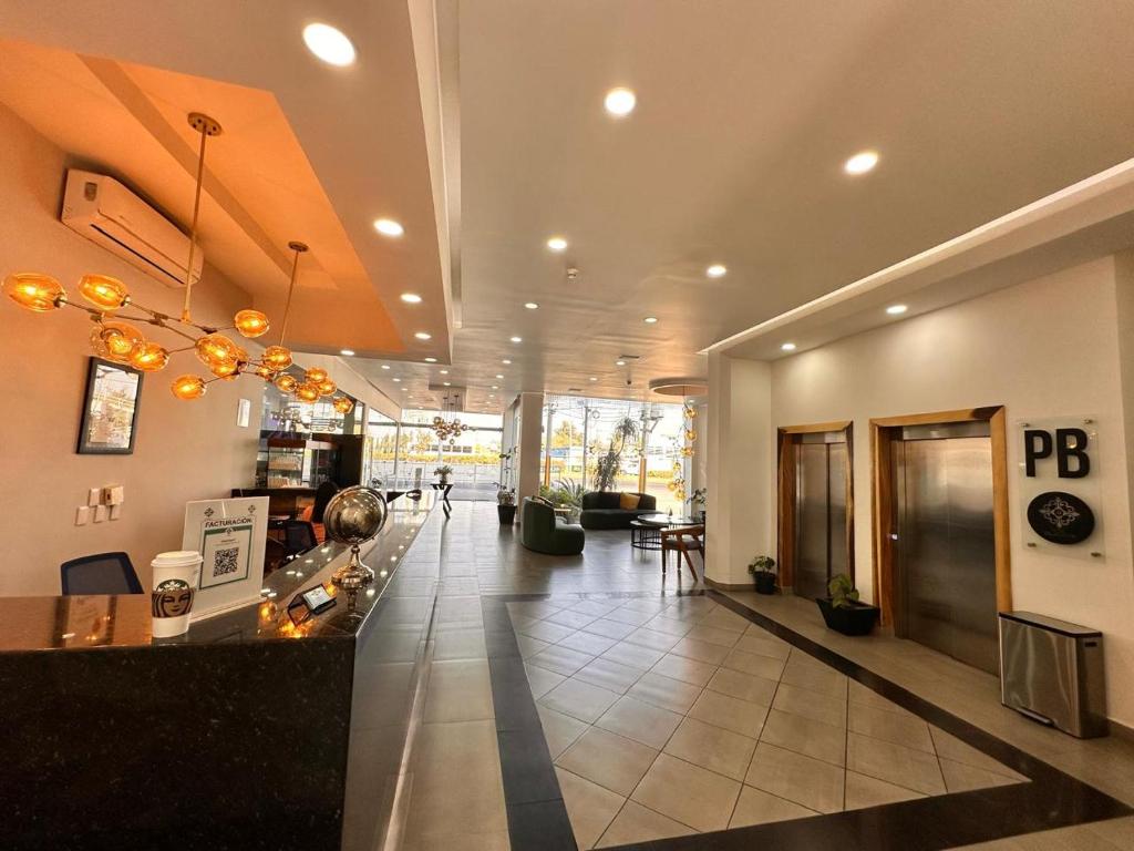 Vstupní hala nebo recepce v ubytování Hotel Bugari Aeropuerto Guadalajara