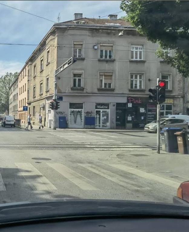 Apartments with WiFi Zagreb - 23693