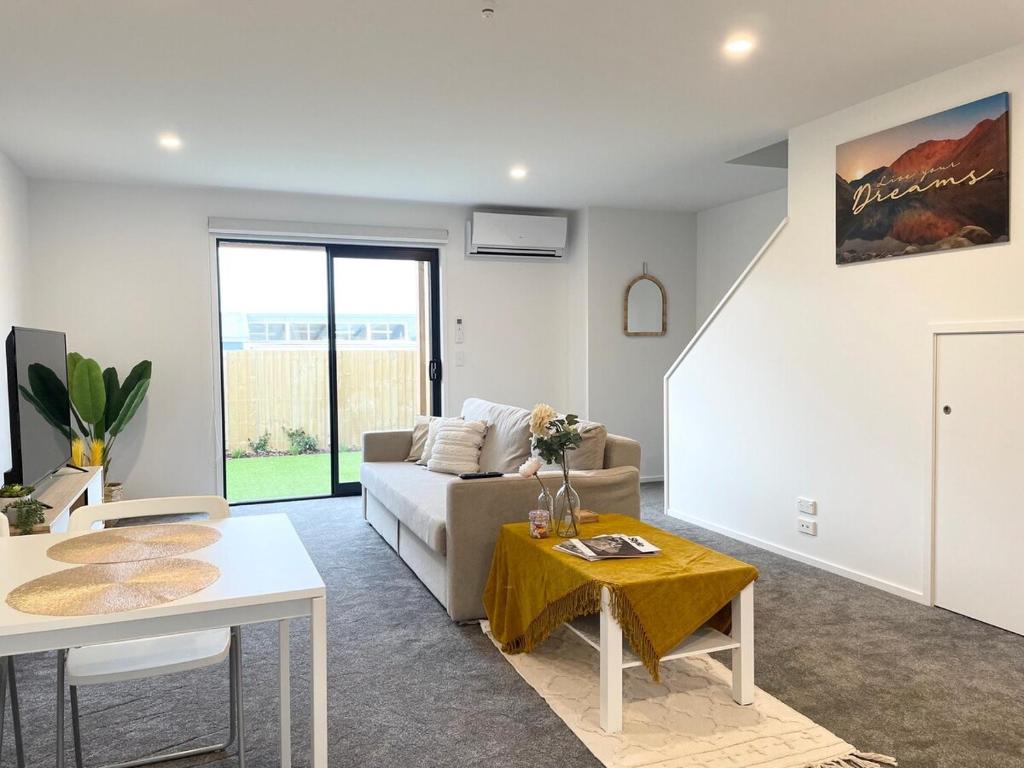 Townhouse Close to Everything - Resim 21