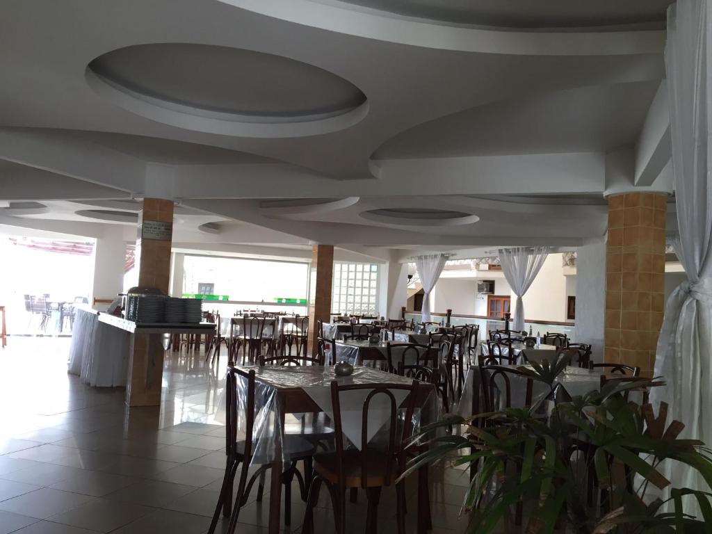 Restaurace v ubytování Eden Praia Hotel