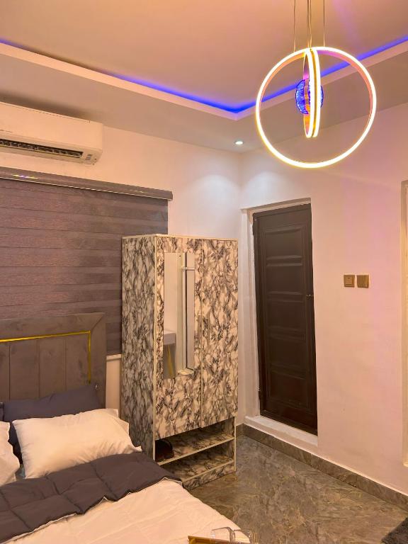 Postel nebo postele na pokoji v ubytování Pryme Apartment
