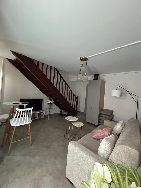 Χώρος καθιστικού στο Duplex