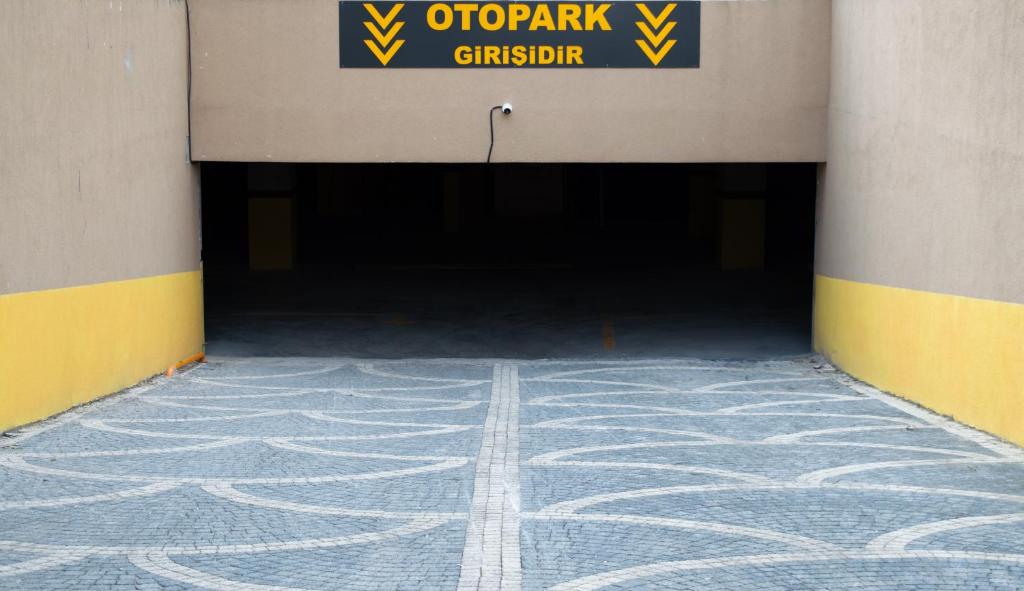 a building with a carpeted floor in a hallway at Classic Suite TS22 in Esenyurt