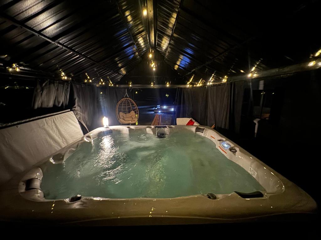 Fotografie z fotogalerie ubytování Pickleball and Hot Tub Retreat v destinaci Denver