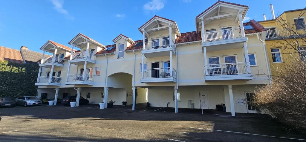 Budova, kde se aparthotel nachází