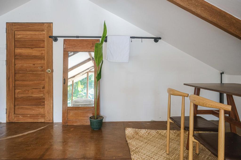 Foto sihtkohas Catagnan asuva majutusasutuse charming attic room in general luna galeriist