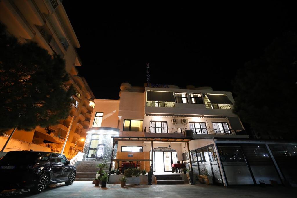 Budova, kde se hotel nachází