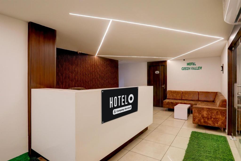 Posezení v ubytování Super Hotel O Nana Chiloda Near Airport Formerly Green Valley